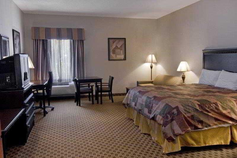 Best Western Plus Hopewell Inn Room photo